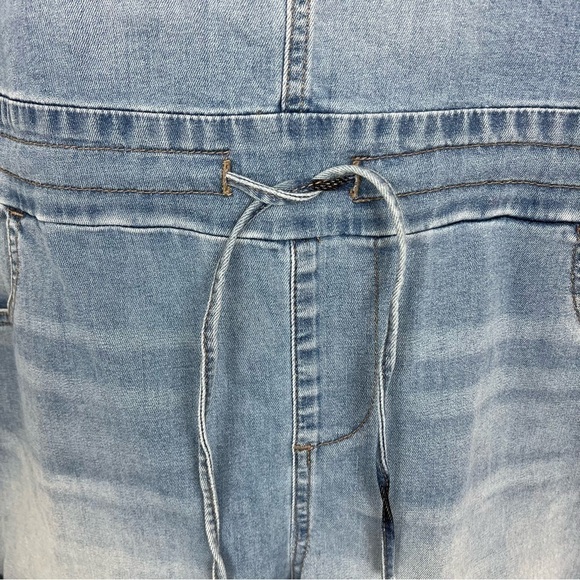 NWT MAURICES Women’s Blue Jean Shortalls Sz Medium Adjustable Waist/Buckle/strap - Picture 4 of 14